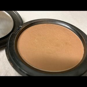 CLEAN BEAUTY LINE: Cover FX bronzer- suntan shade